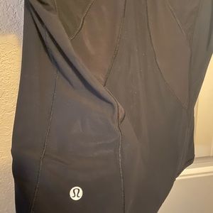Black Lululemon athletic top